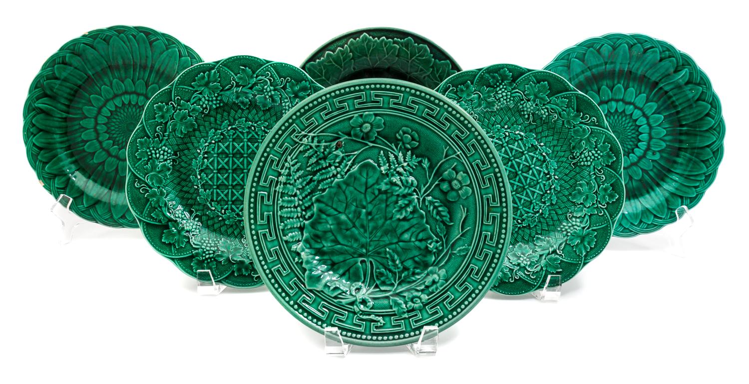Six Wedgwood Majolica Plates Diameter 8 1/2 inches. — 19TH CENTURY