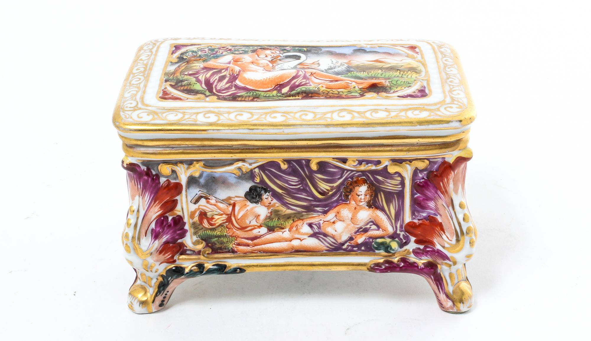 A Capodimonte Porcelain Box Width 4 1/2 inches. — FIRST HALF 20TH CENTURY