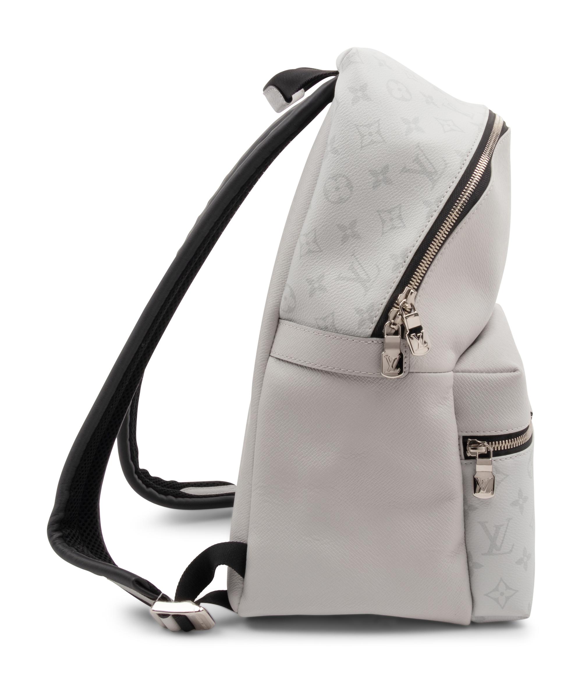 Louis Vuitton Discovery Backpack PM in Taiga Monogram Coated Canvas, Blanc, 2019