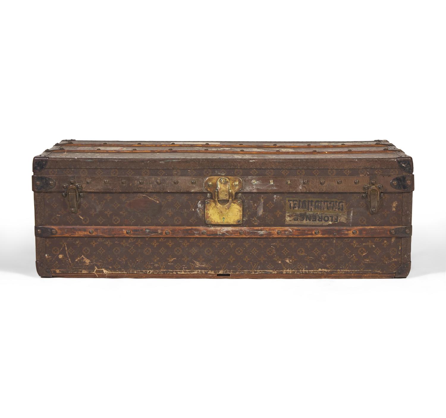 LOUIS VUITTON, ANTIQUE TRUNK