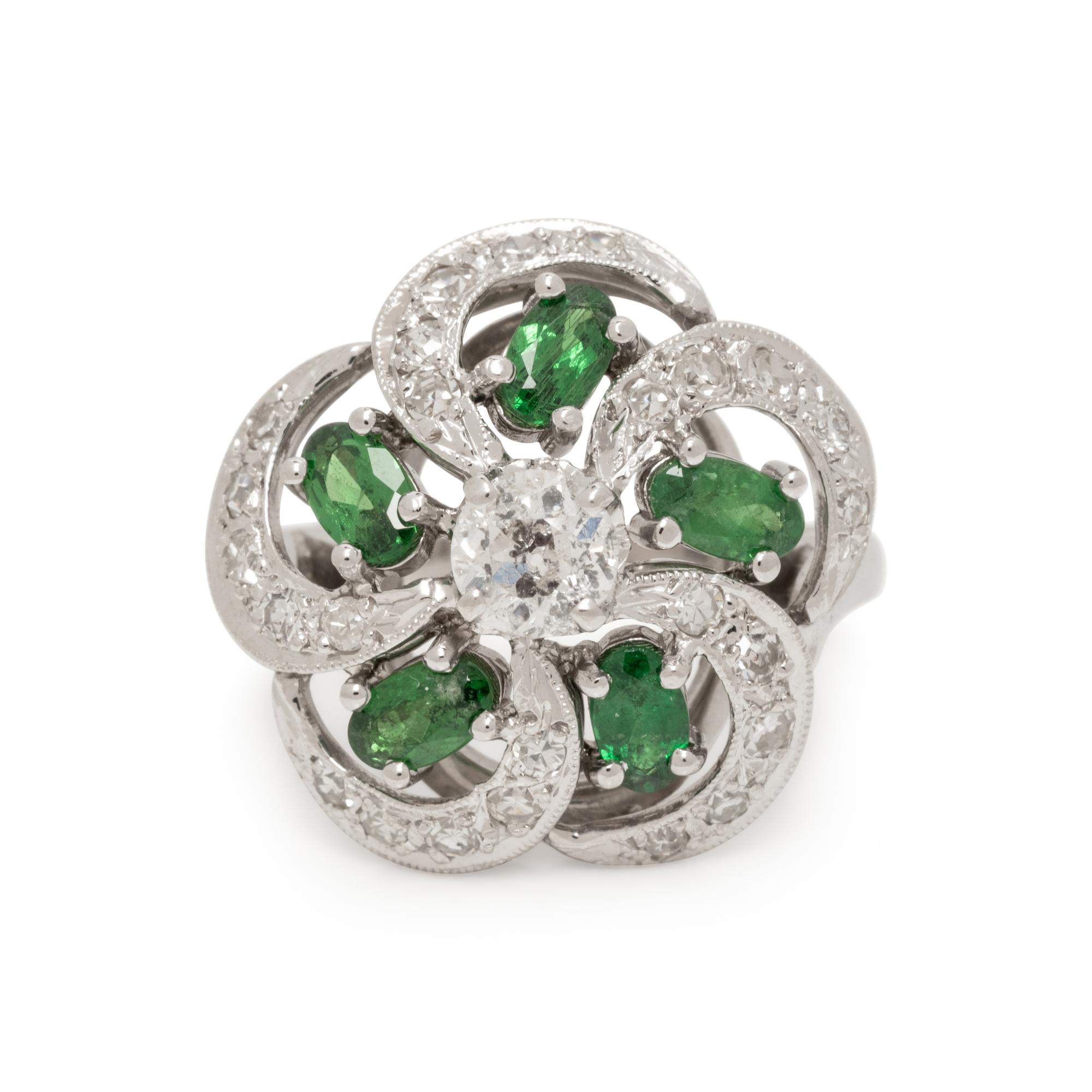 DIAMOND AND TSAVORITE GARNET RING