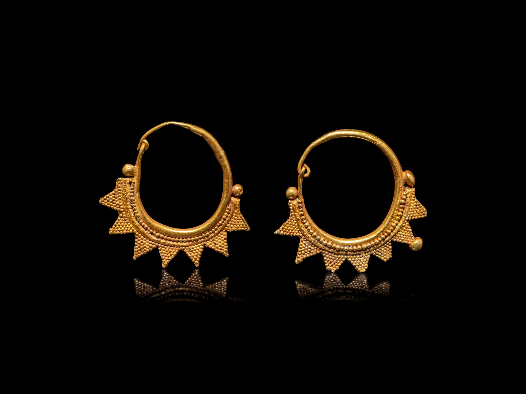 A Pair of East Roman Gold Earrings with Granulated Triangles