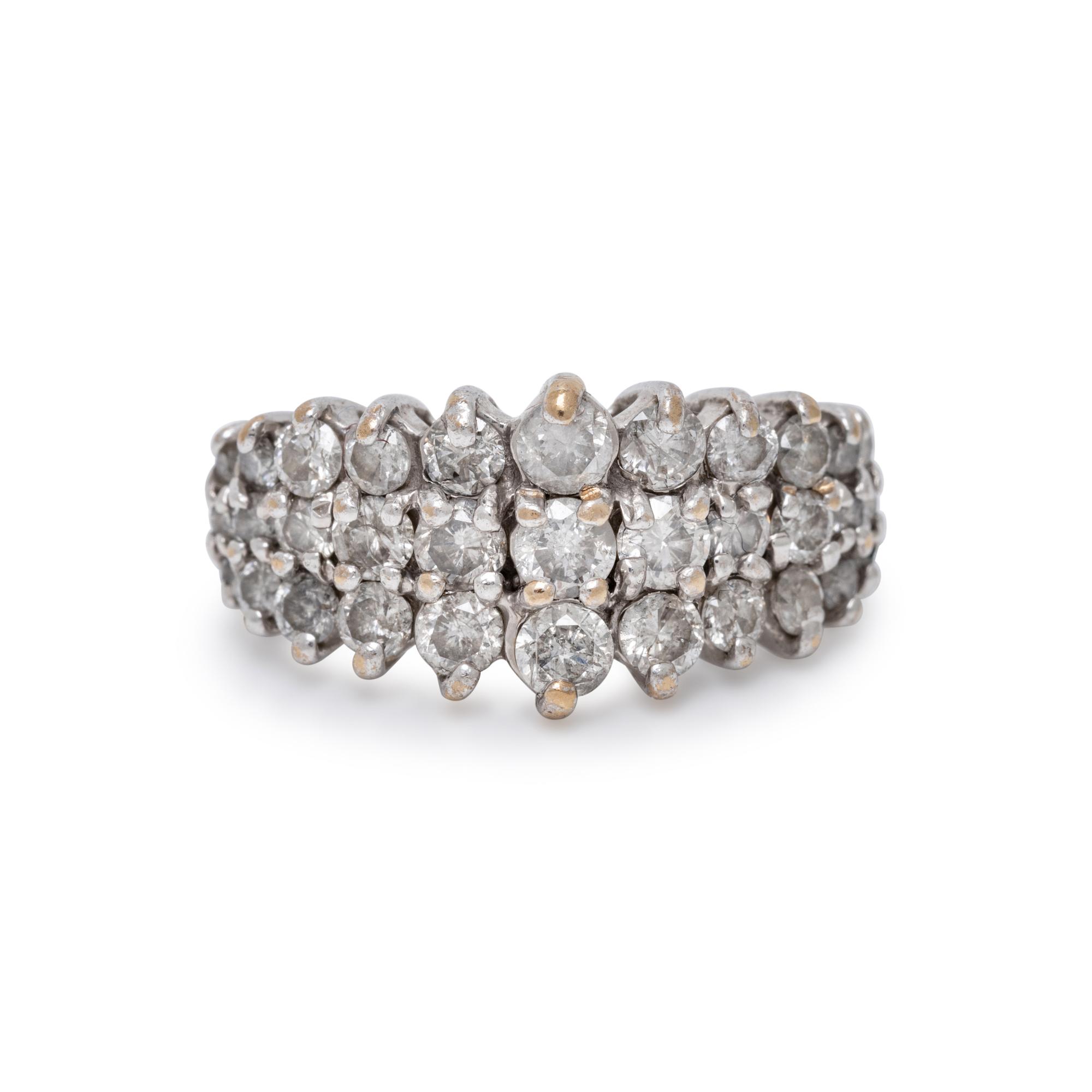 DIAMOND AND WHITE GOLD RING