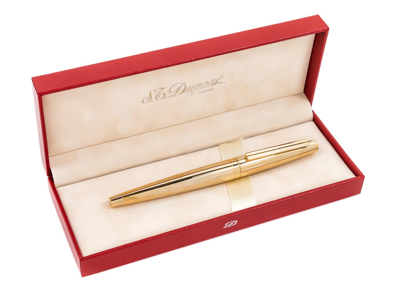 An S.T. Dupont Gold-Plated Ellipsis Fountain Pen