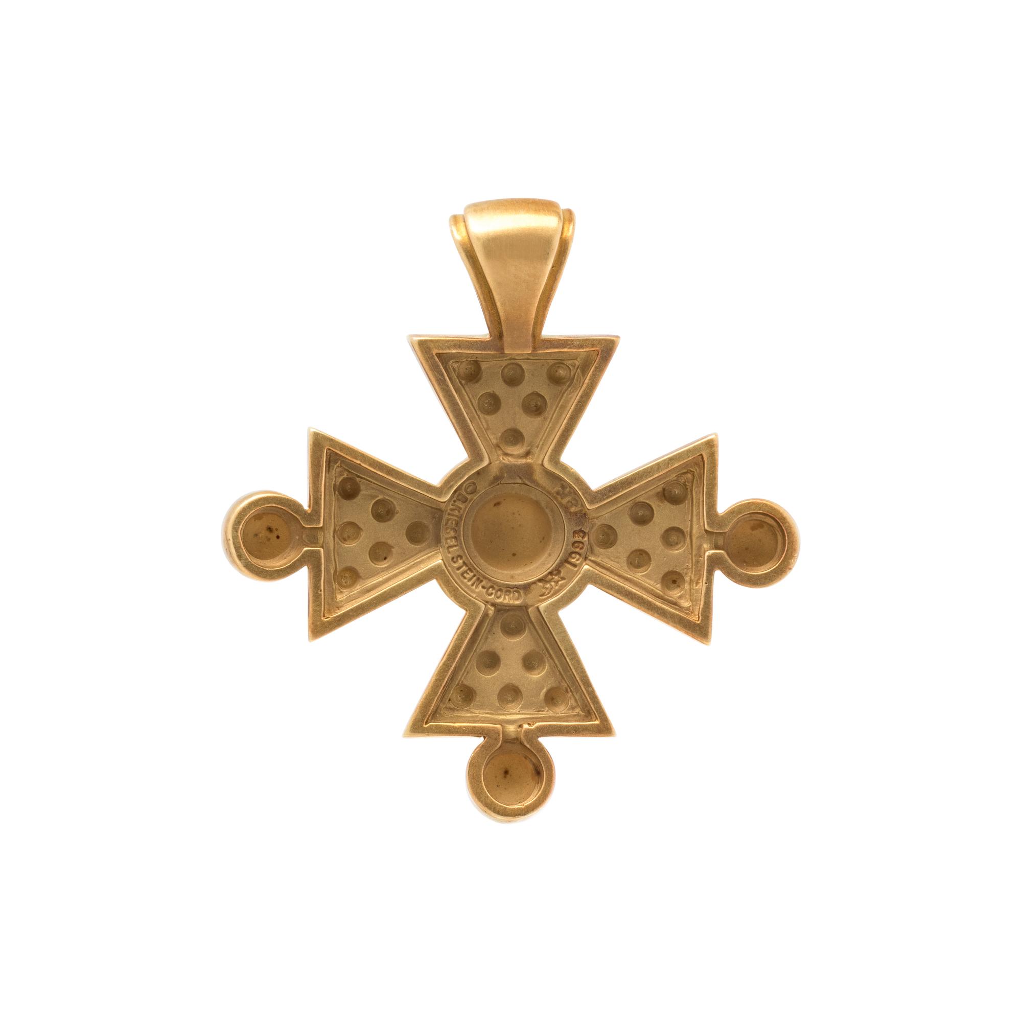 KIESELSTEIN-CORD, YELLOW GOLD MALTESE CROSS PENDANT