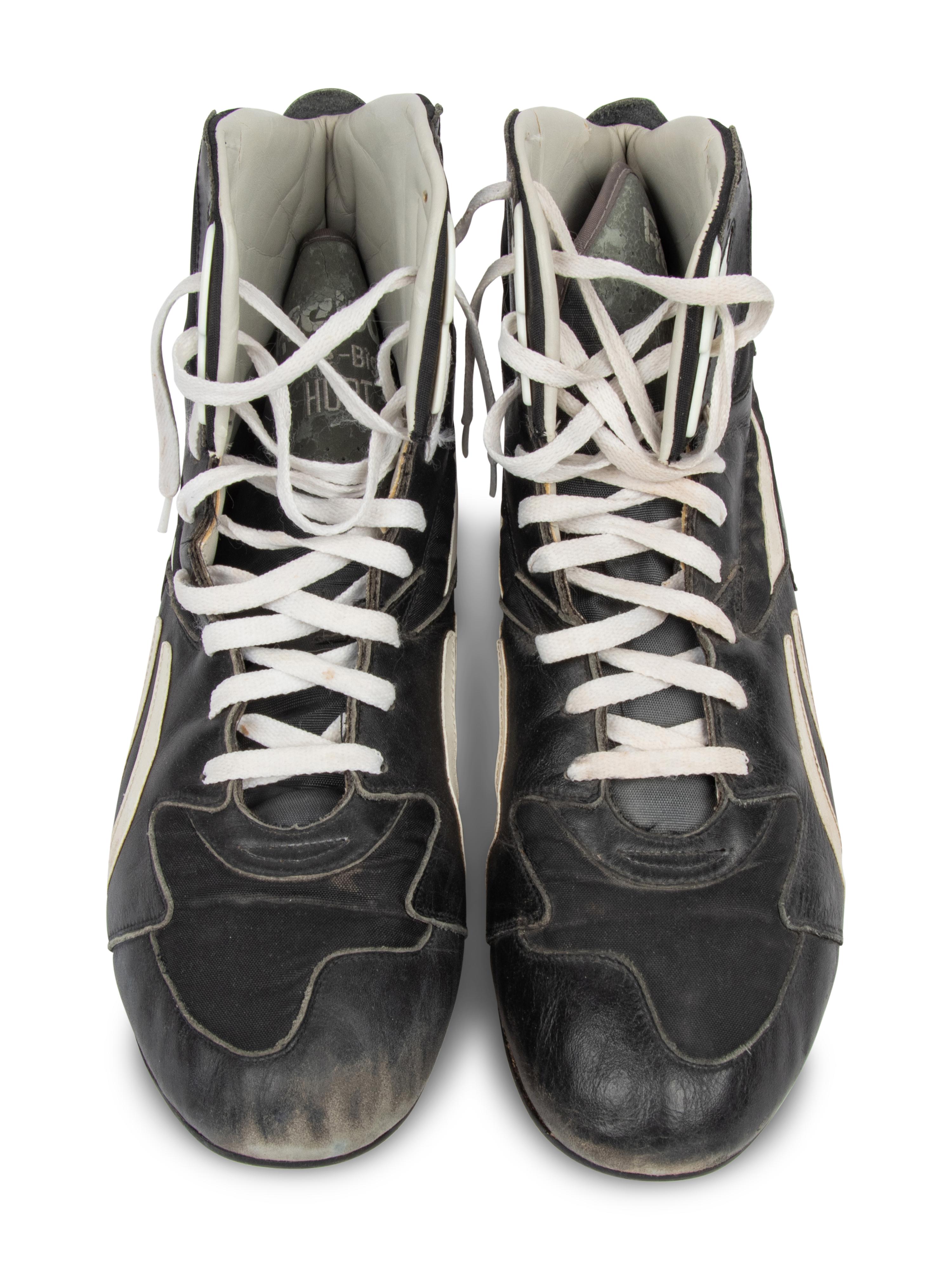 A Frank Thomas Signed Autograph Collection Featuring Chicago White Sox Full Uniform and Reebok Cleats