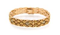 An 18 Karat Tricolor Link Bracelet, Corletto, 20.30 dwts.