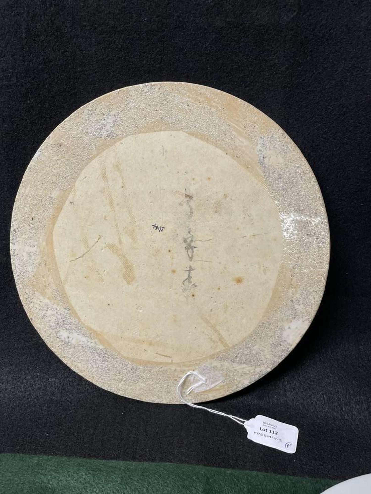 A pair of Chinese famille rose-decorated "meiren" circular plaques 粉彩美人瓷板一对 Late Qing/Republic period ?????