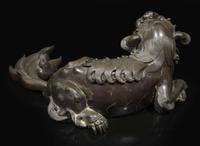 A Japanese patinated bronze "Shishi" censer, Edo to early Meiji period 日本加漆獅子香爐 幕府至明治初