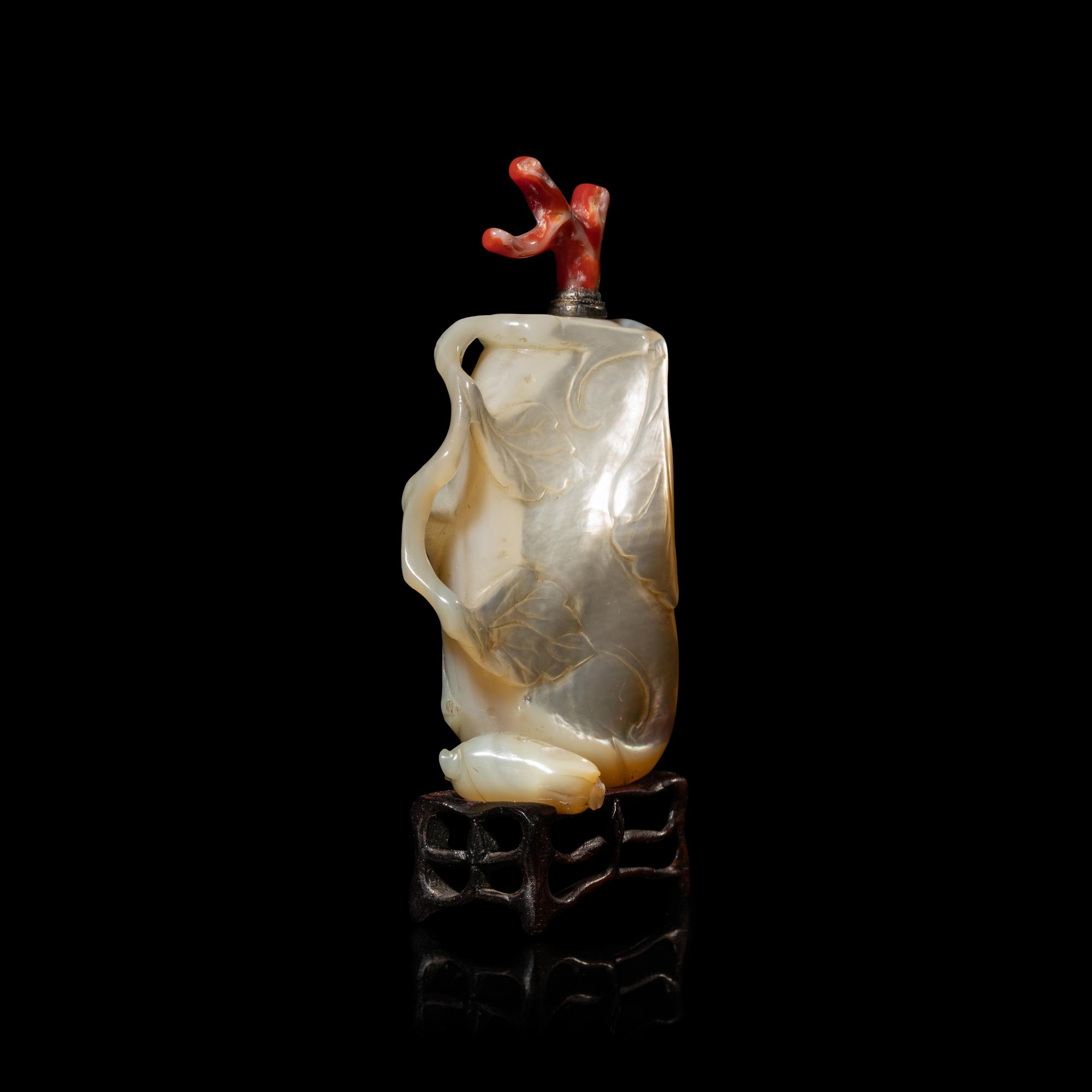 A Chinese Mother of Pearl 'Melon' Snuff Bottle, 19th Century — 清晚期 貝母雕瓜形鼻烟壺