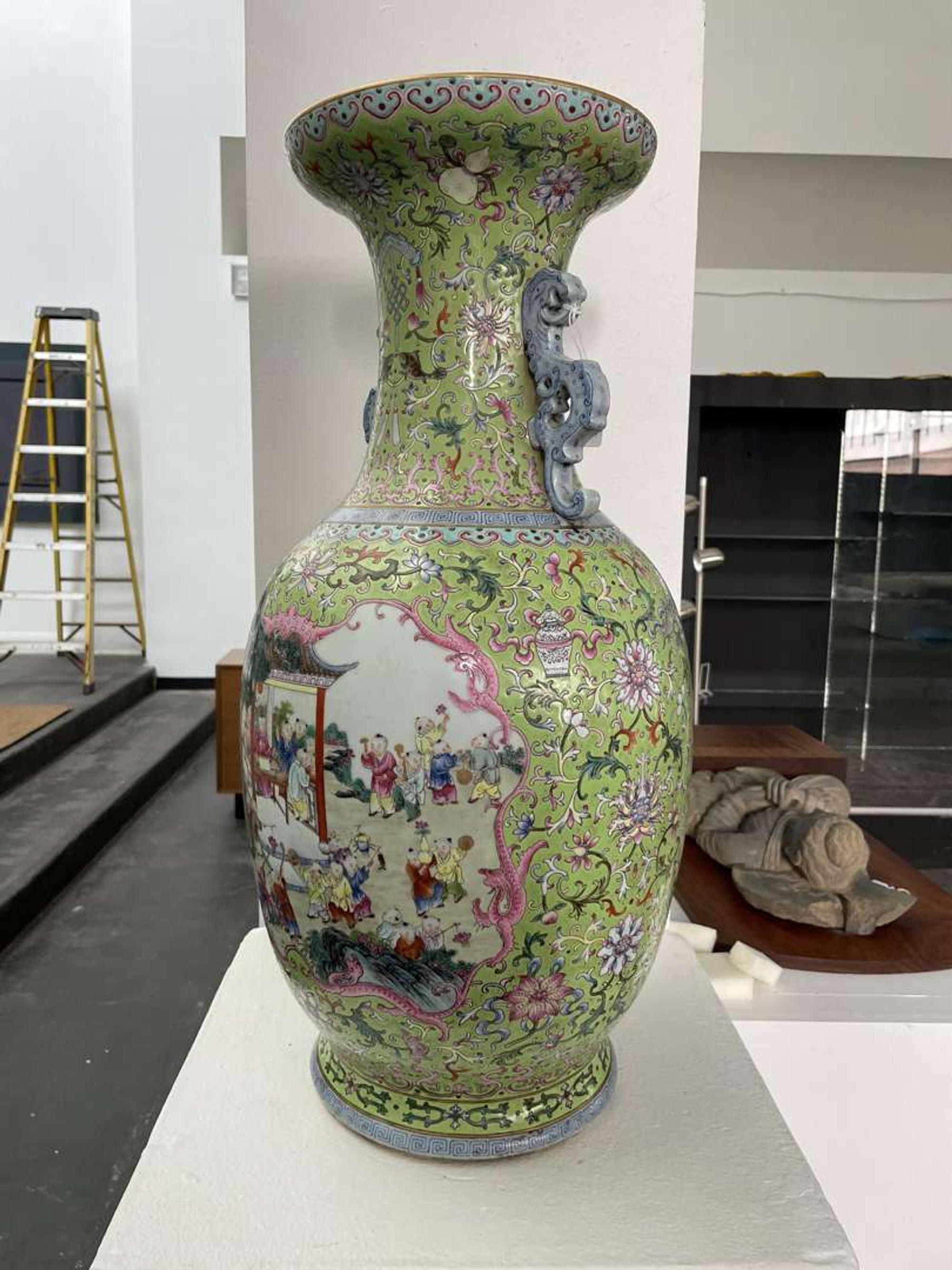 A large Chinese famille rose-decorated "Boys" Vase 粉彩嬰戲圖開光雙耳大瓶 Jiaqing mark ???