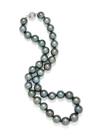 CULTURED TAHITIAN PEARL NECKLACE