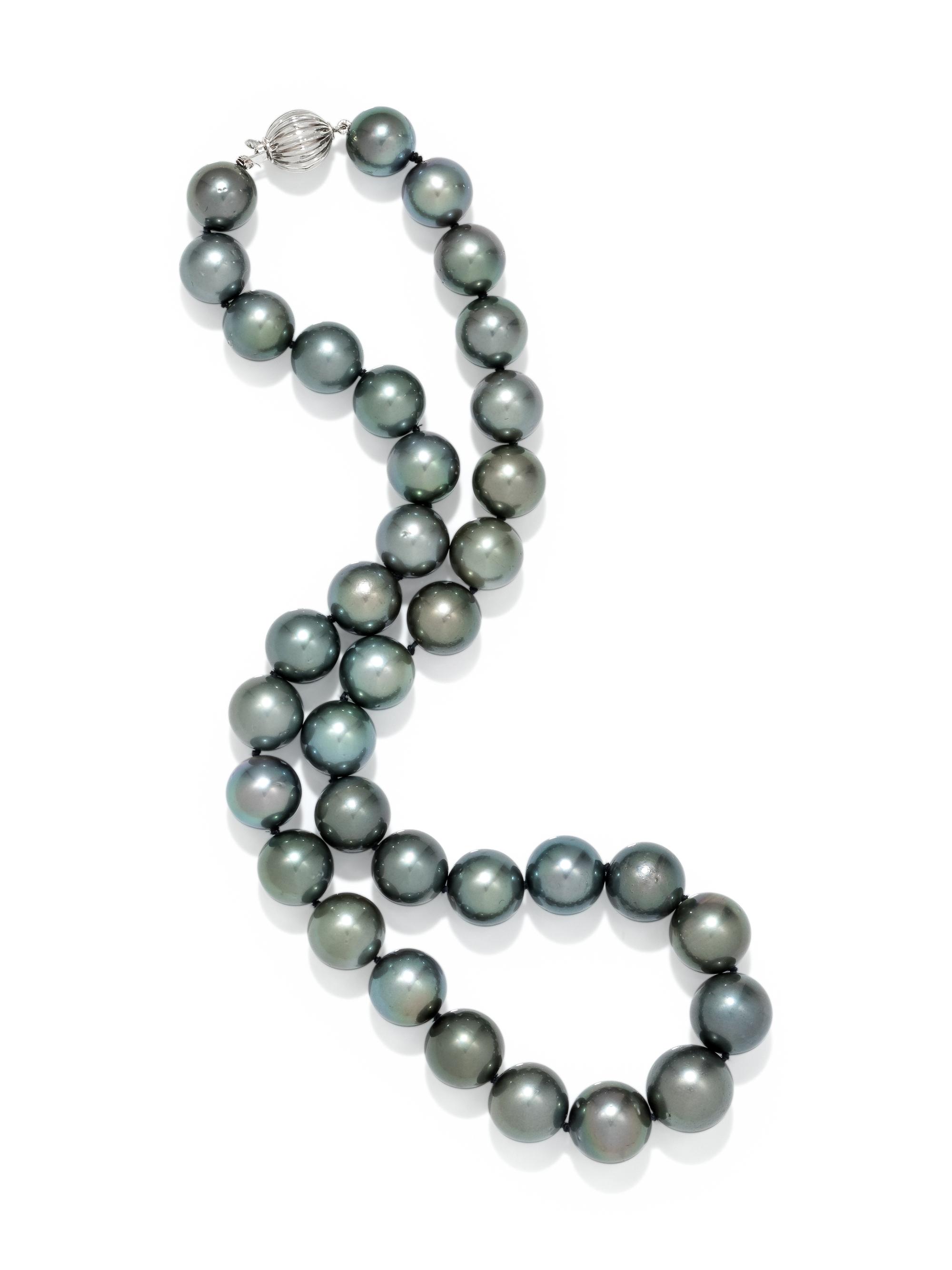 CULTURED TAHITIAN PEARL NECKLACE