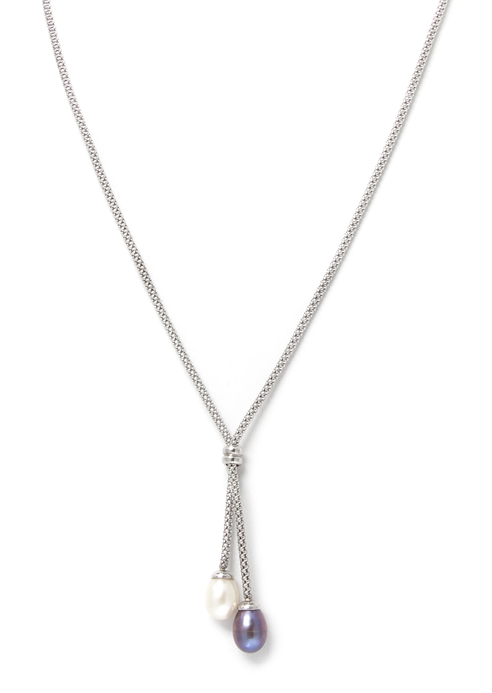 A 14 Karat White Gold and Cultured Pearl Necklace, 4.40 dwts.