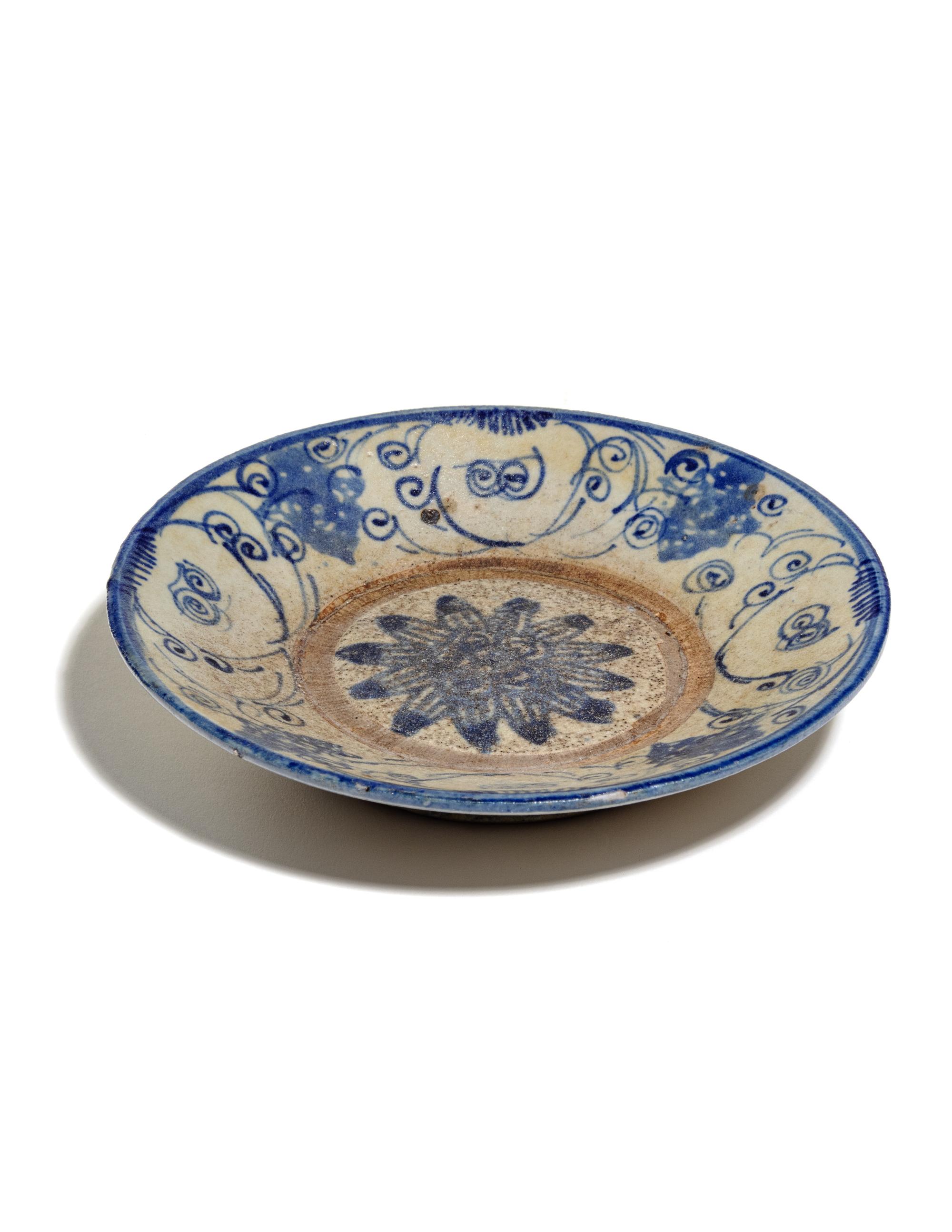 A Blue and White Glazed Pottery Dish