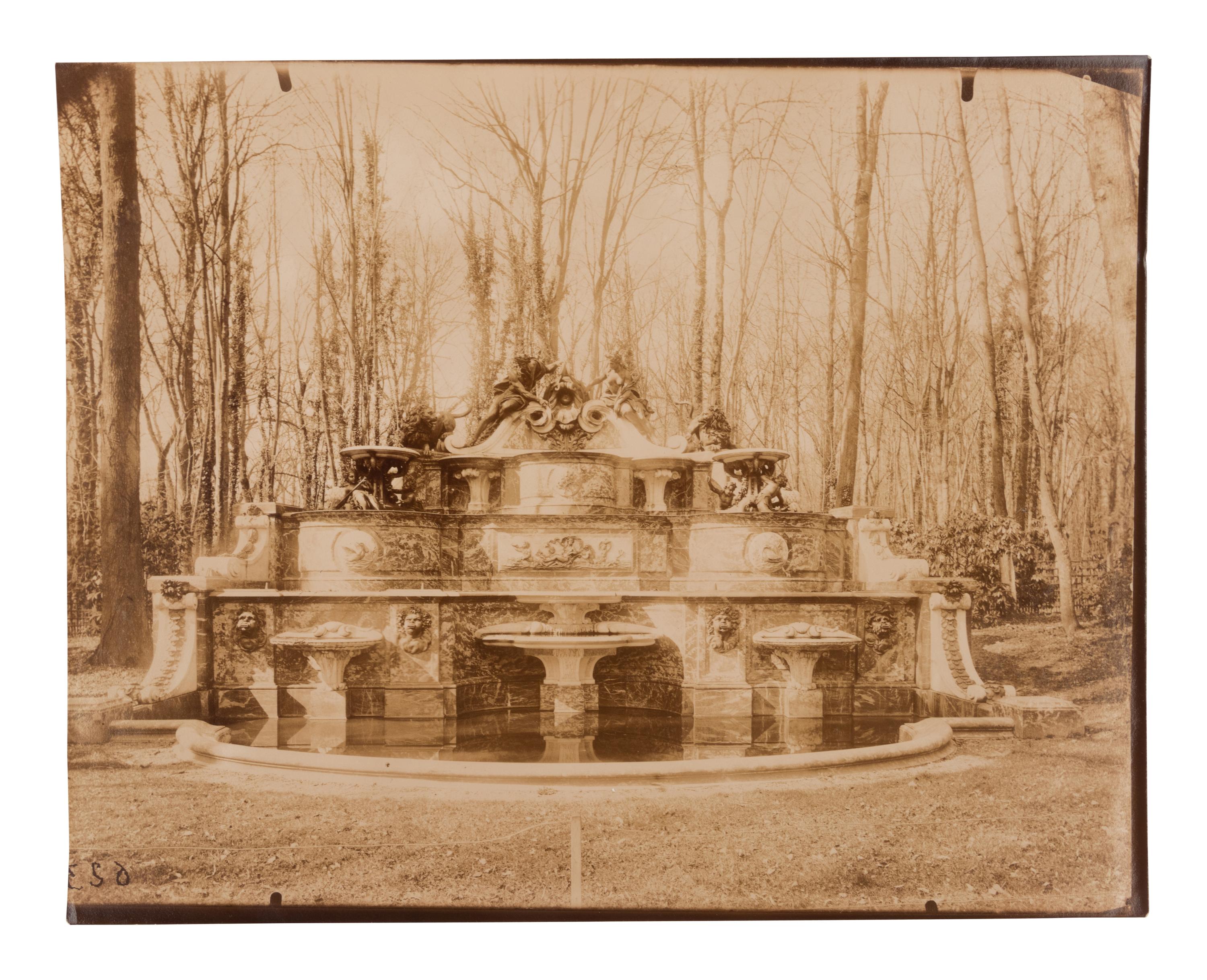 A group of four photographs ( Tuileries - Coureuse par Coustou, 1907; Grand Trianon / Le Buffet , 1902; Meudon - ancien château , 1902; Parc de Sceaux , 1925)