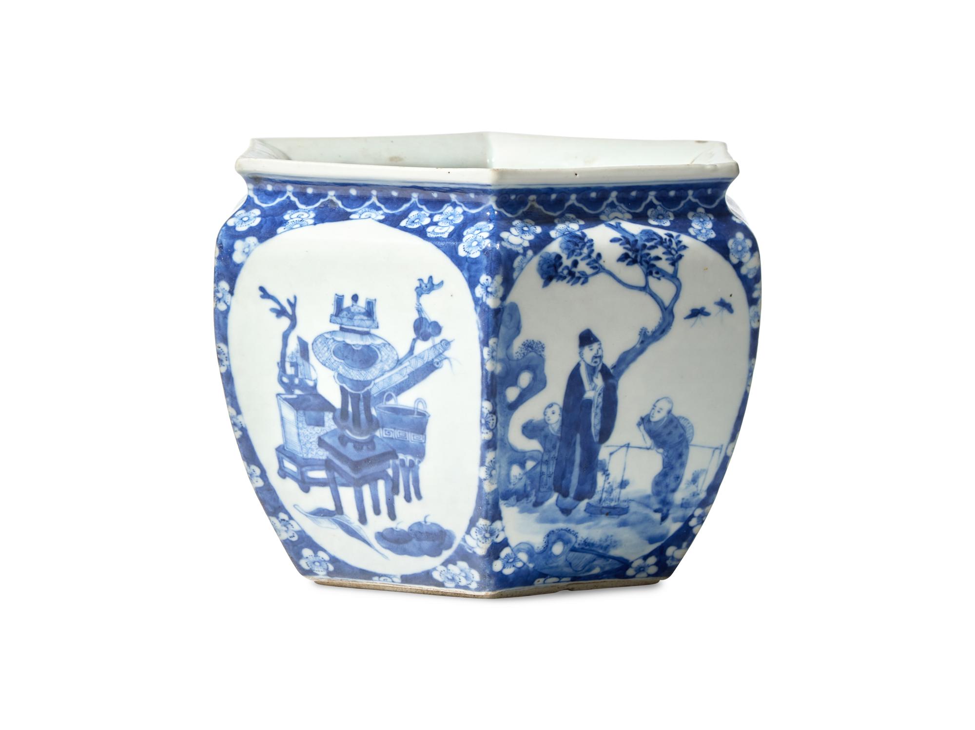 A Chinese Blue and White Jardinière, late 19th Century