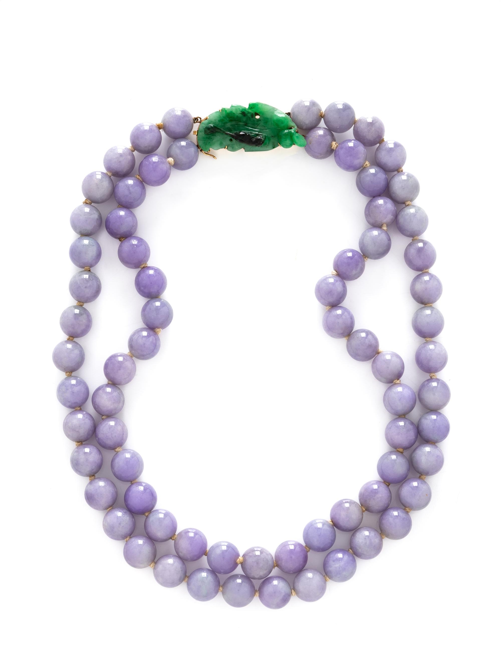 A Lavender Jadeite, Jadeite and Yellow Gold Necklace 紫羅蘭翡翠珠鏈