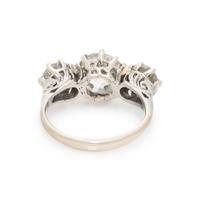 DIAMOND AND WHITE GOLD RING