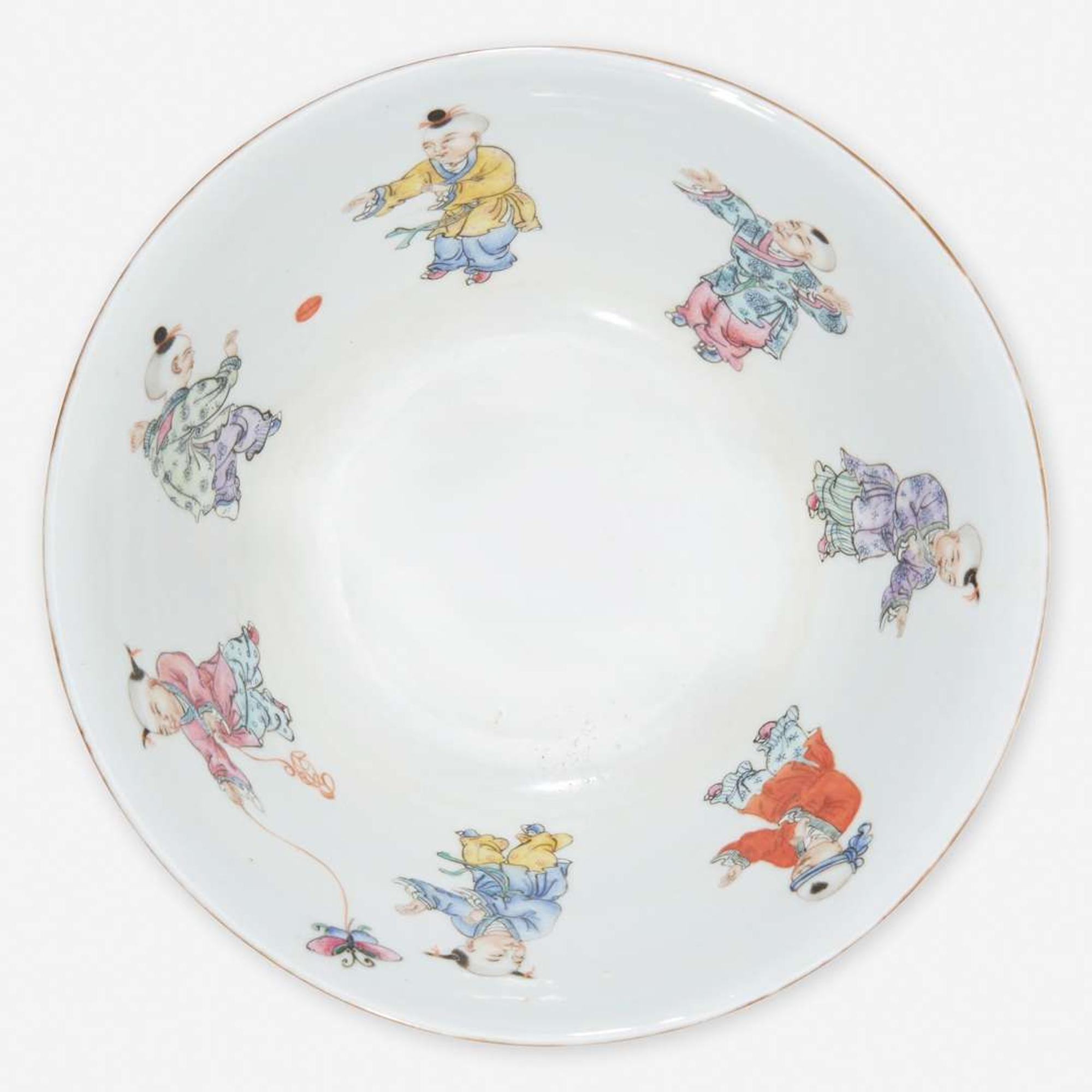 A Chinese turquoise ground "Boys" bowl 五彩松石绿地“童子”碗