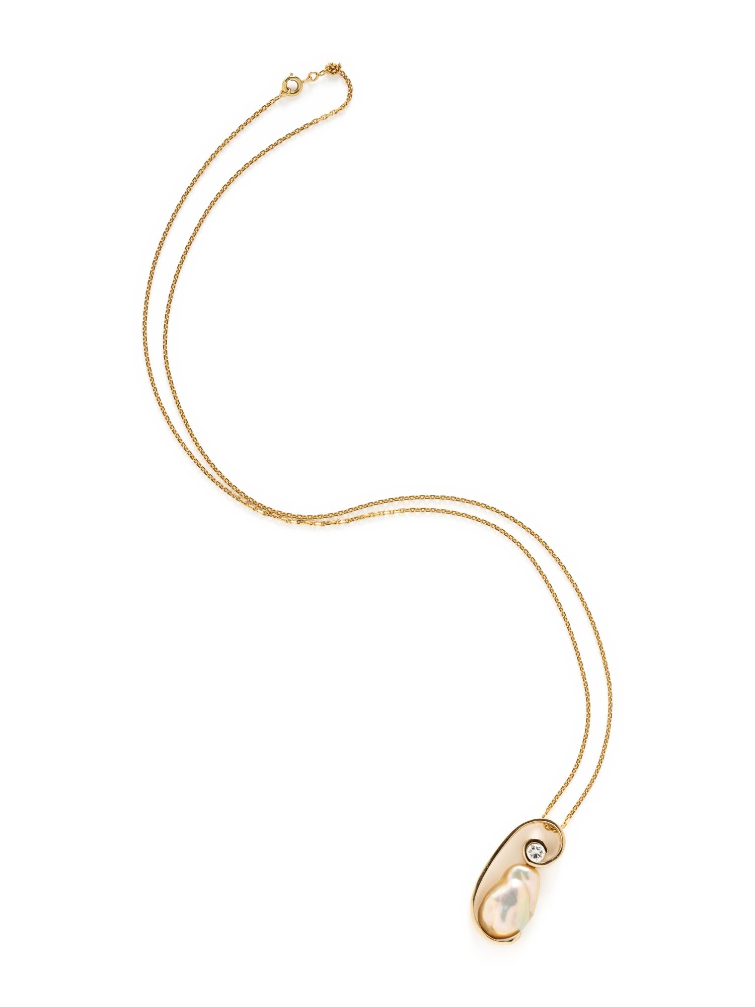 YELLOW GOLD, CULTURED BAROQUE PEARL, AND DIAMOND PENDANT NECKLACE