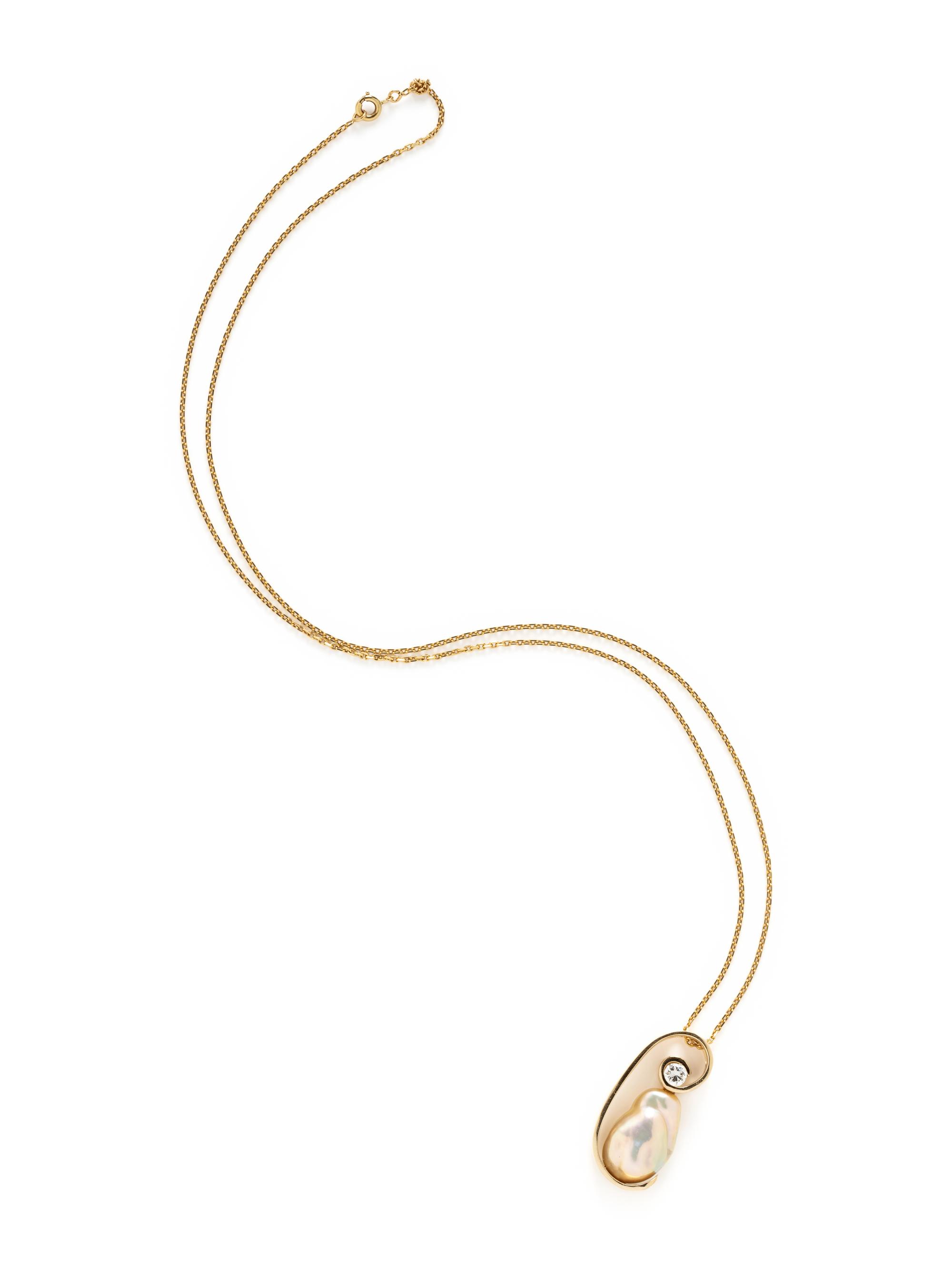 YELLOW GOLD, CULTURED BAROQUE PEARL, AND DIAMOND PENDANT NECKLACE