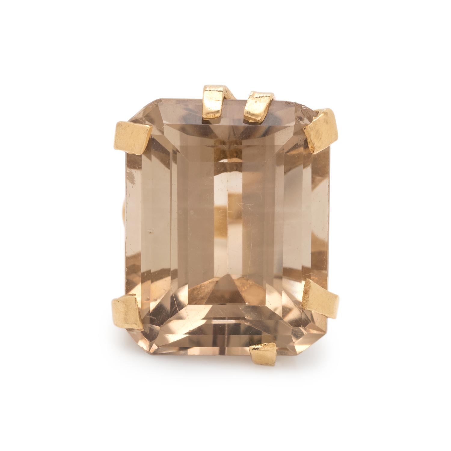 YELLOW GOLD AND SMOKY QUARTZ RING