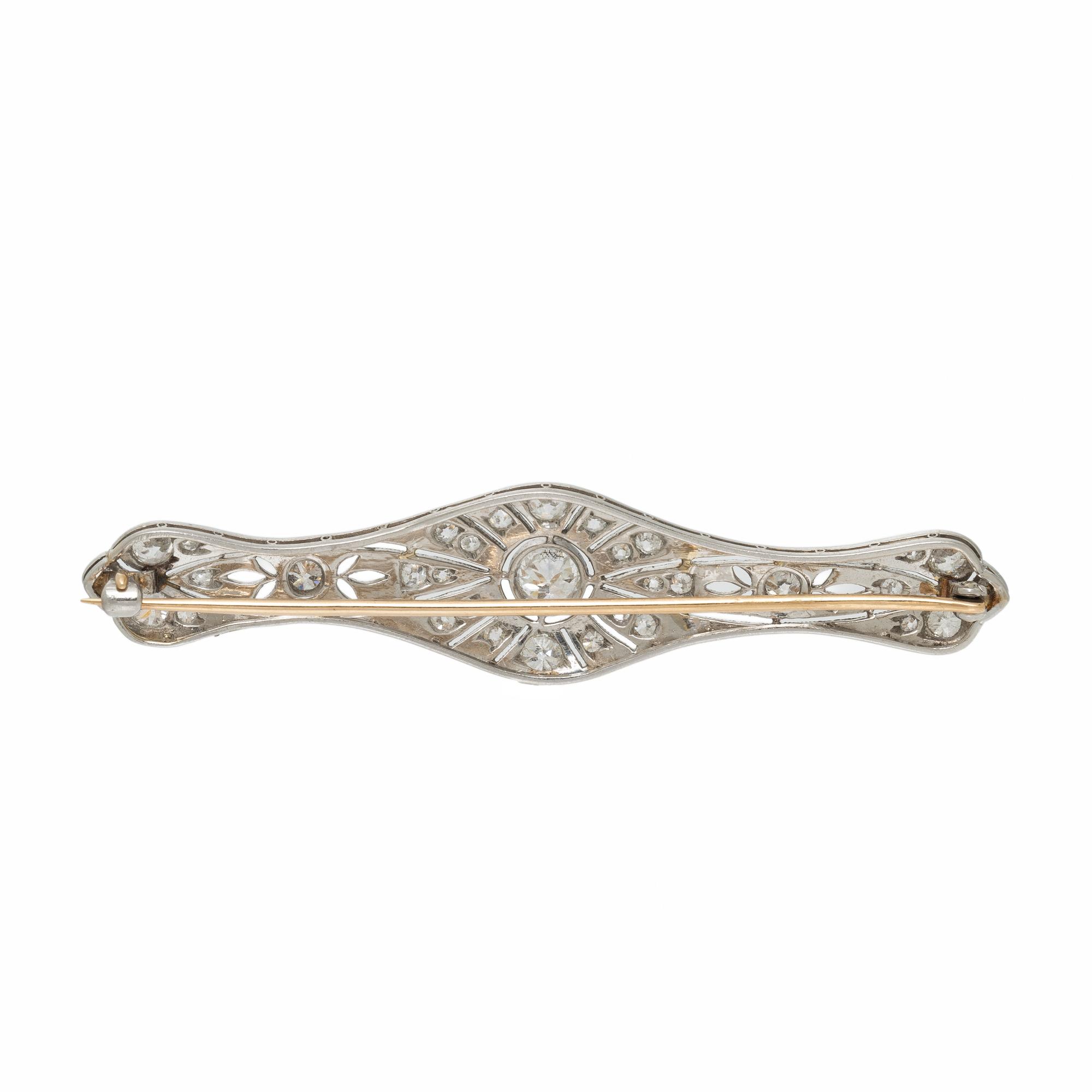 ANTIQUE, DIAMOND AND PLATINUM BROOCH
