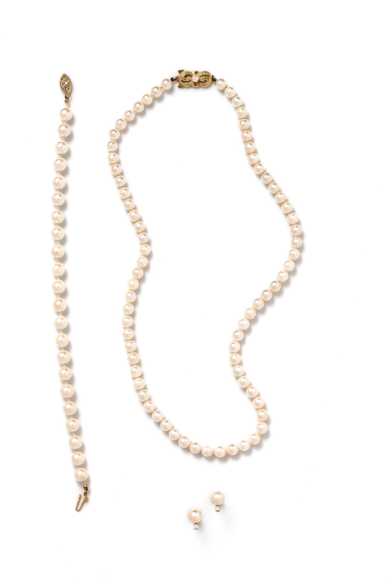 COLLECTION OF CULTURED PEARL JEWELRY