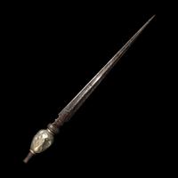 A Tibetan Silver and Bronze Ritual Spear Head with Skull, 19th Century 十九世紀 銅鑲銀金剛橛