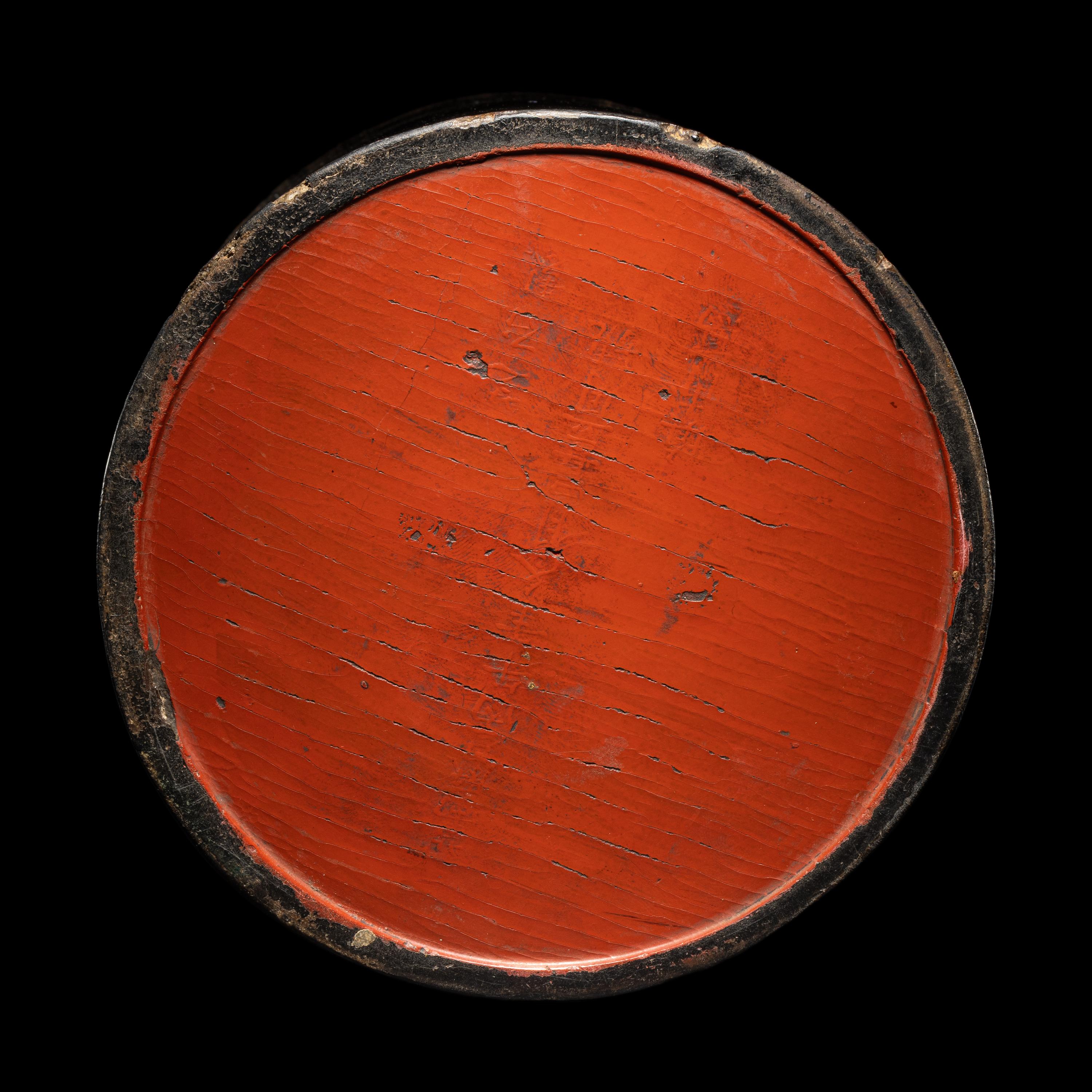 A Chinese Black and Red Lacquered Brushpot, Bitong, Wanli Mark 萬曆丙午（1606）款黑漆素面筆筒