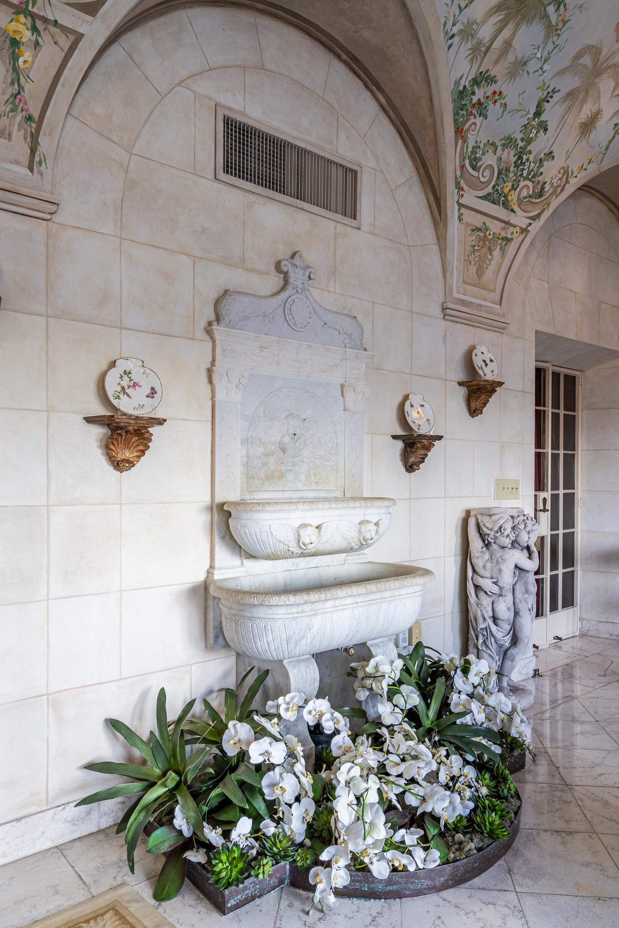 A Set of Four Italian Giltwood Wall Brackets