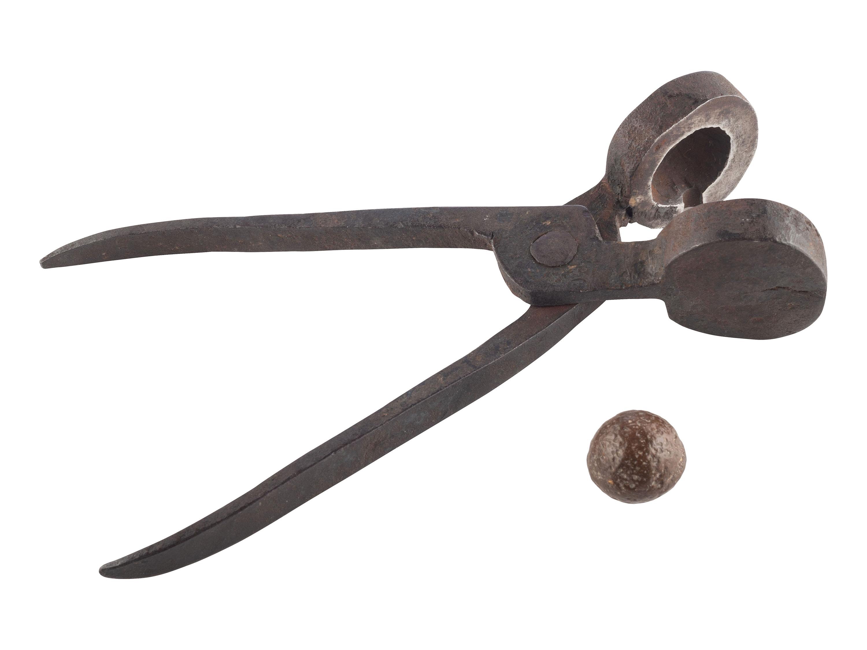[REVOLUTIONARY WAR]. Revolutionary War-era scissor bullet mold with prop.