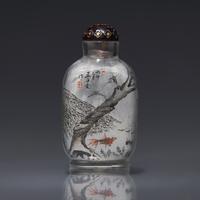 A Miniature Chinese Interior-Painted Glass Snuff Bottle, Meng Zishou, 1906 — 1906年 孟子受作玻璃內畫柳樹雙燕圖小鼻煙壺
