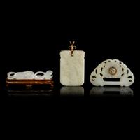 Three Chinese Yellow and White Jade Pendants, Late 19th-20th Century 晚清-民國 白玉、黃玉把件三枚