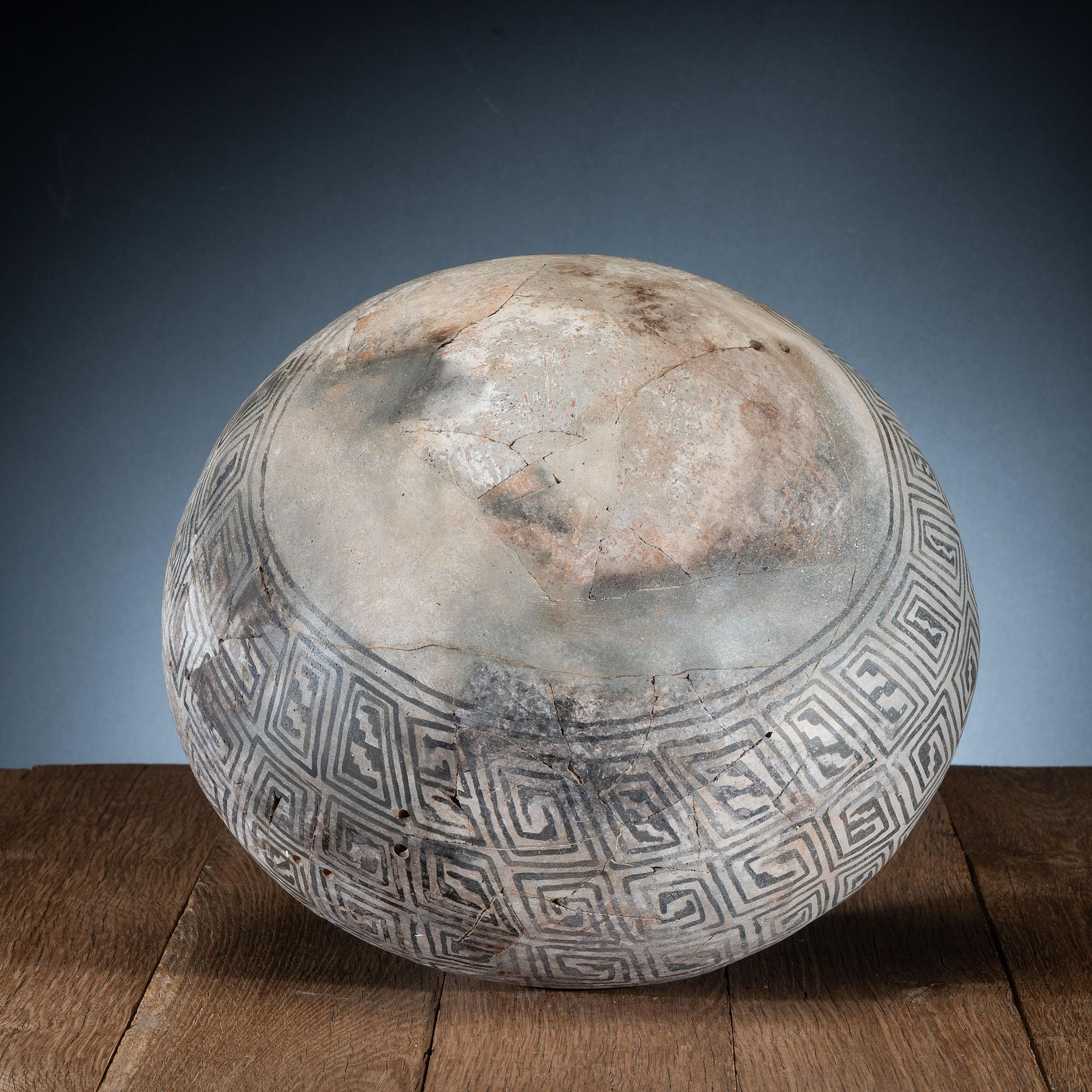 Anasazi Flagstaff Black-on-White Pottery Olla