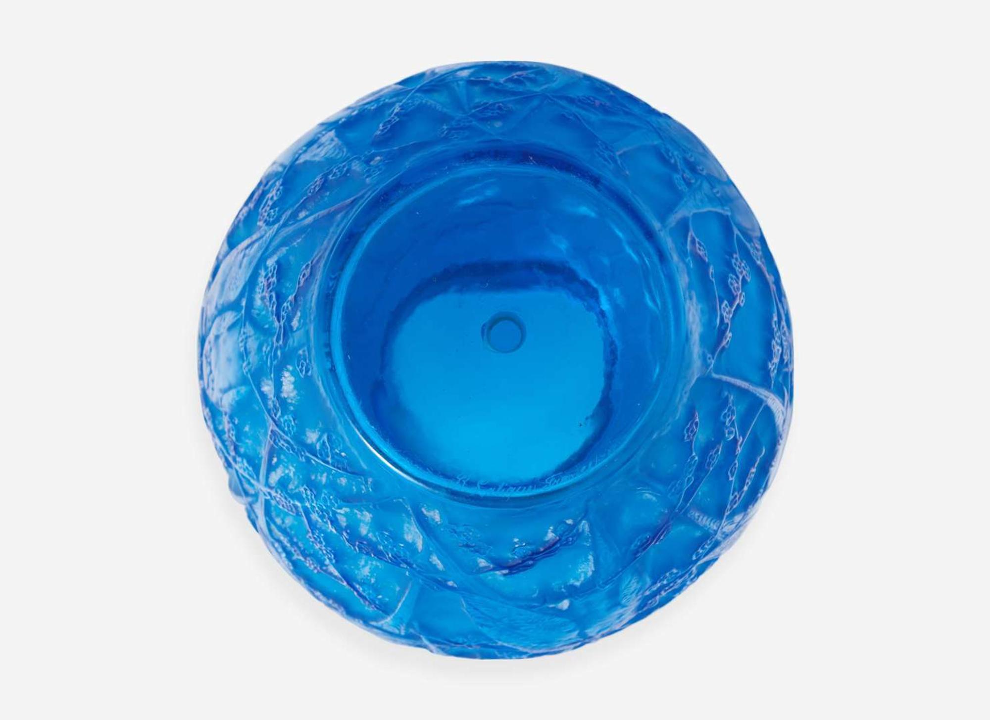 René Lalique, Early Blue "Perruches" Vase