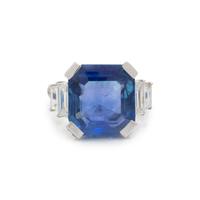SAPPHIRE AND DIAMOND RING