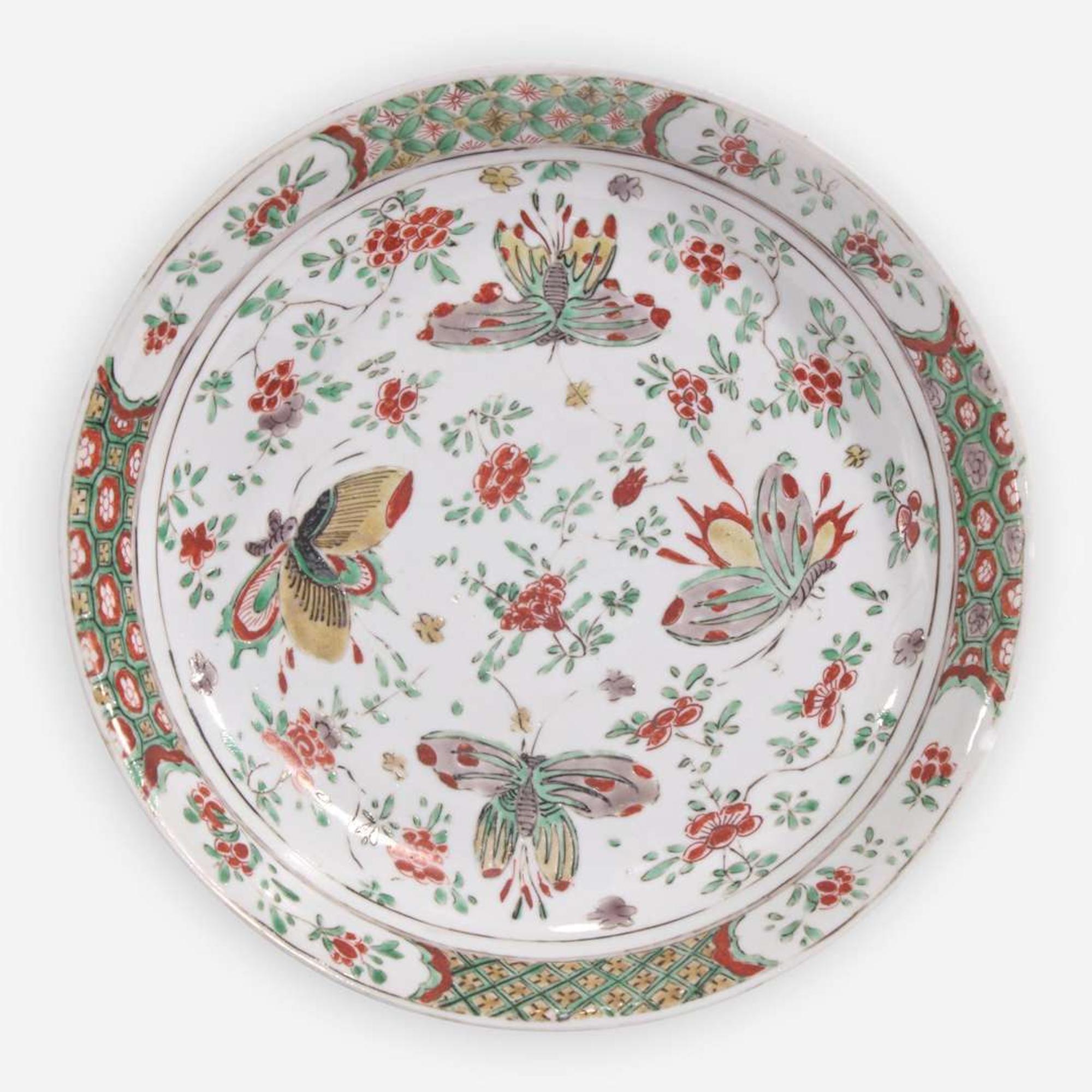 A Chinese famille verte-decorated porcelain "Butterflies" dish 五彩蝴碟盘 Kangxi period ???