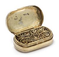 A George III Silver-Gilt Vinaigrette, Likely Samuel Pemberton, Birmingham, 1802, the lid engraved with foliate decoration.