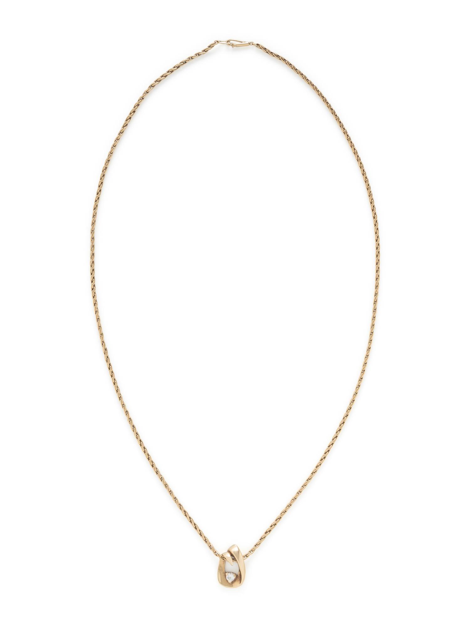 YELLOW GOLD AND DIAMOND PENDANT NECKLACE