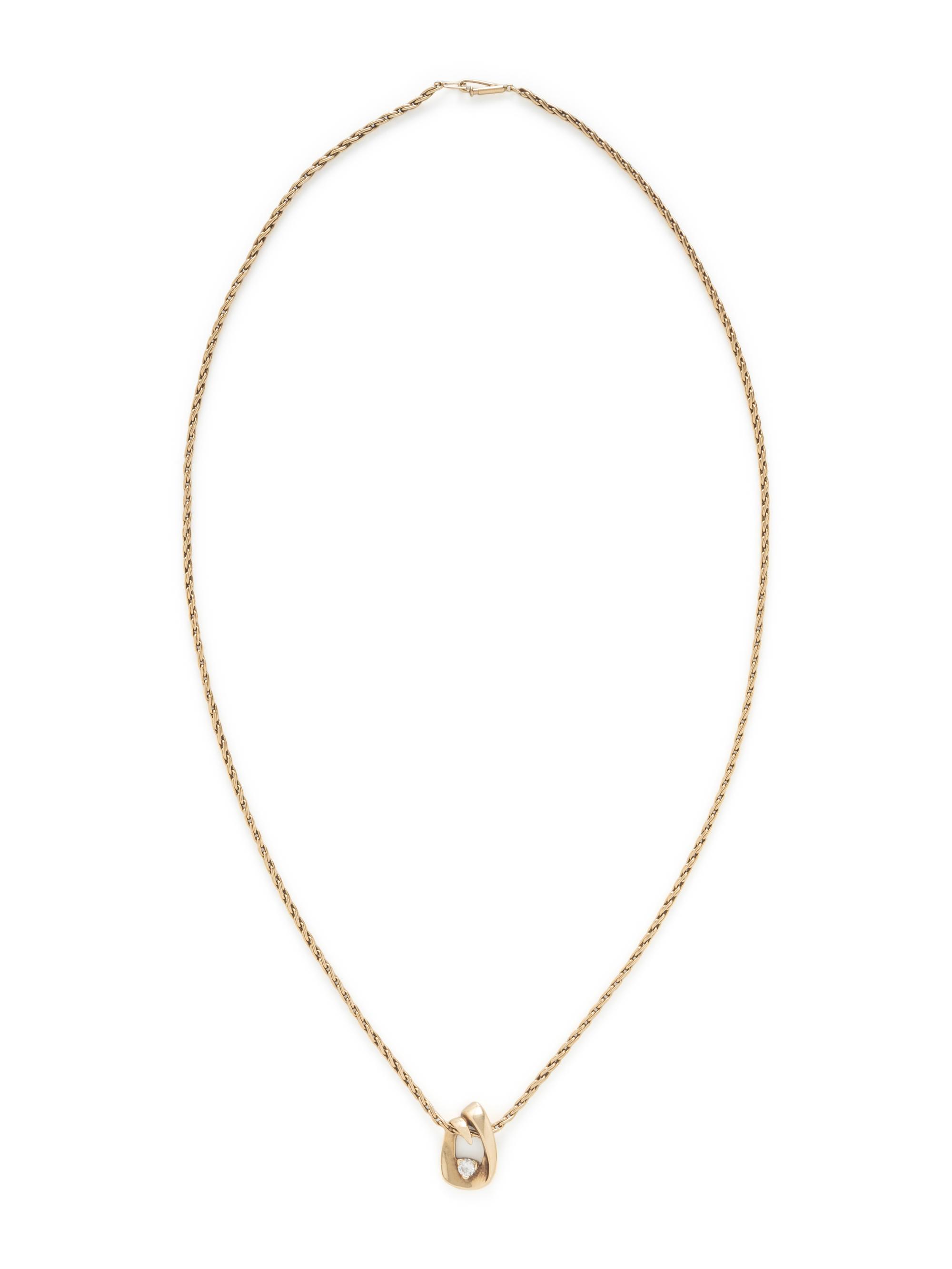 YELLOW GOLD AND DIAMOND PENDANT NECKLACE