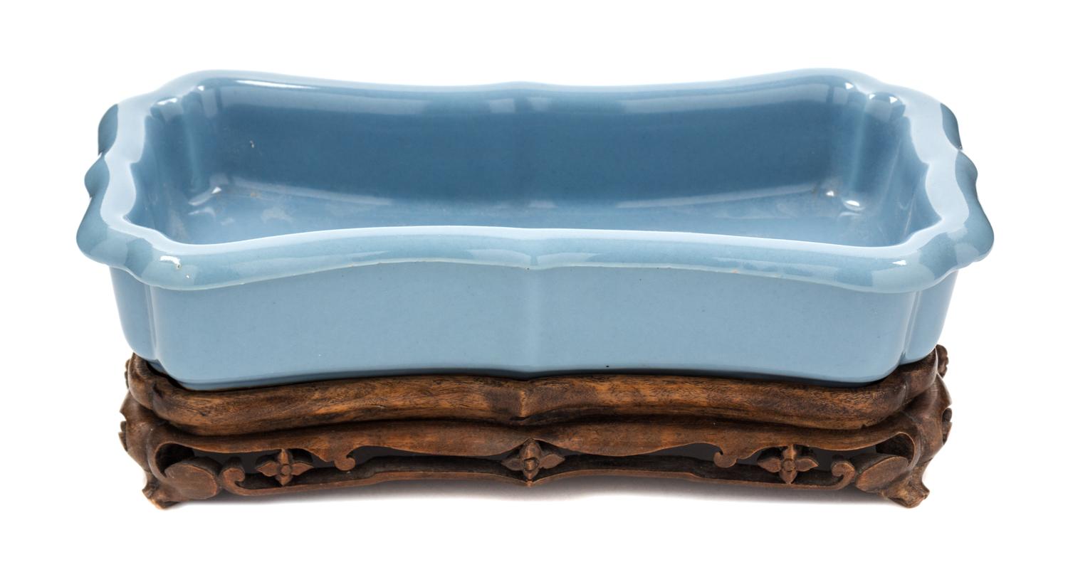 A Clair-de-Lune Glazed Porcelain Narcissus Bowl — 19TH CENTURY