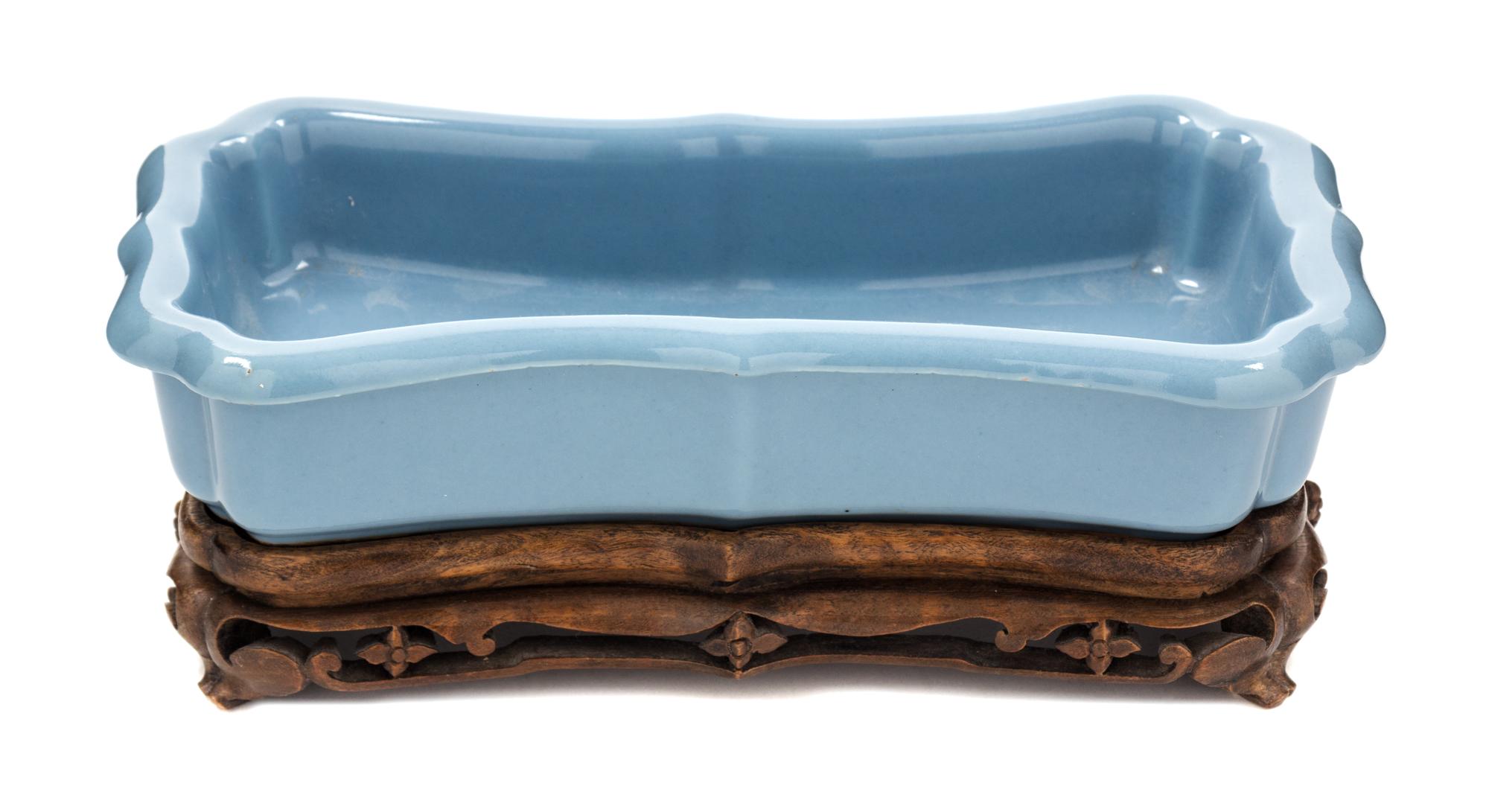 A Clair-de-Lune Glazed Porcelain Narcissus Bowl — 19TH CENTURY