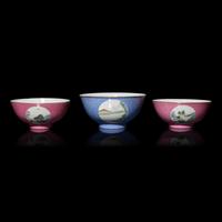 Three Chinese Sgraffito Ground Famille Rose Porcelain 'Landscape' Bowls, Early 20th Century — 民國 軋道粉彩開光山水圖碗三件