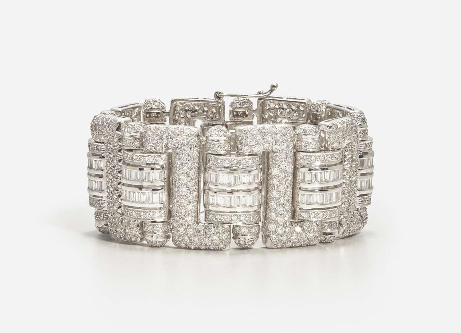An 18K White Gold and Diamond Bracelet