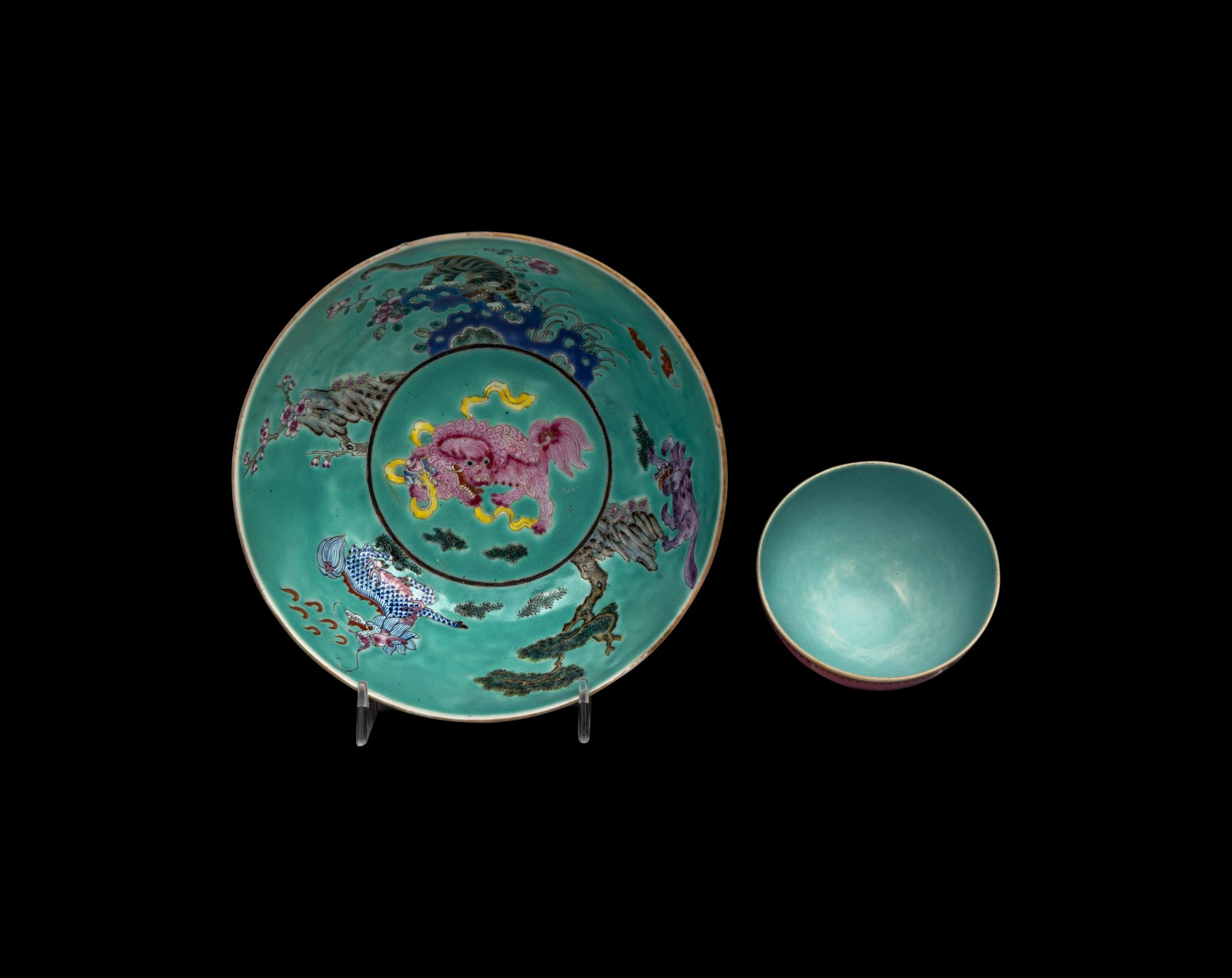 Two Chinese Porcelain 'Lotus' Bowls