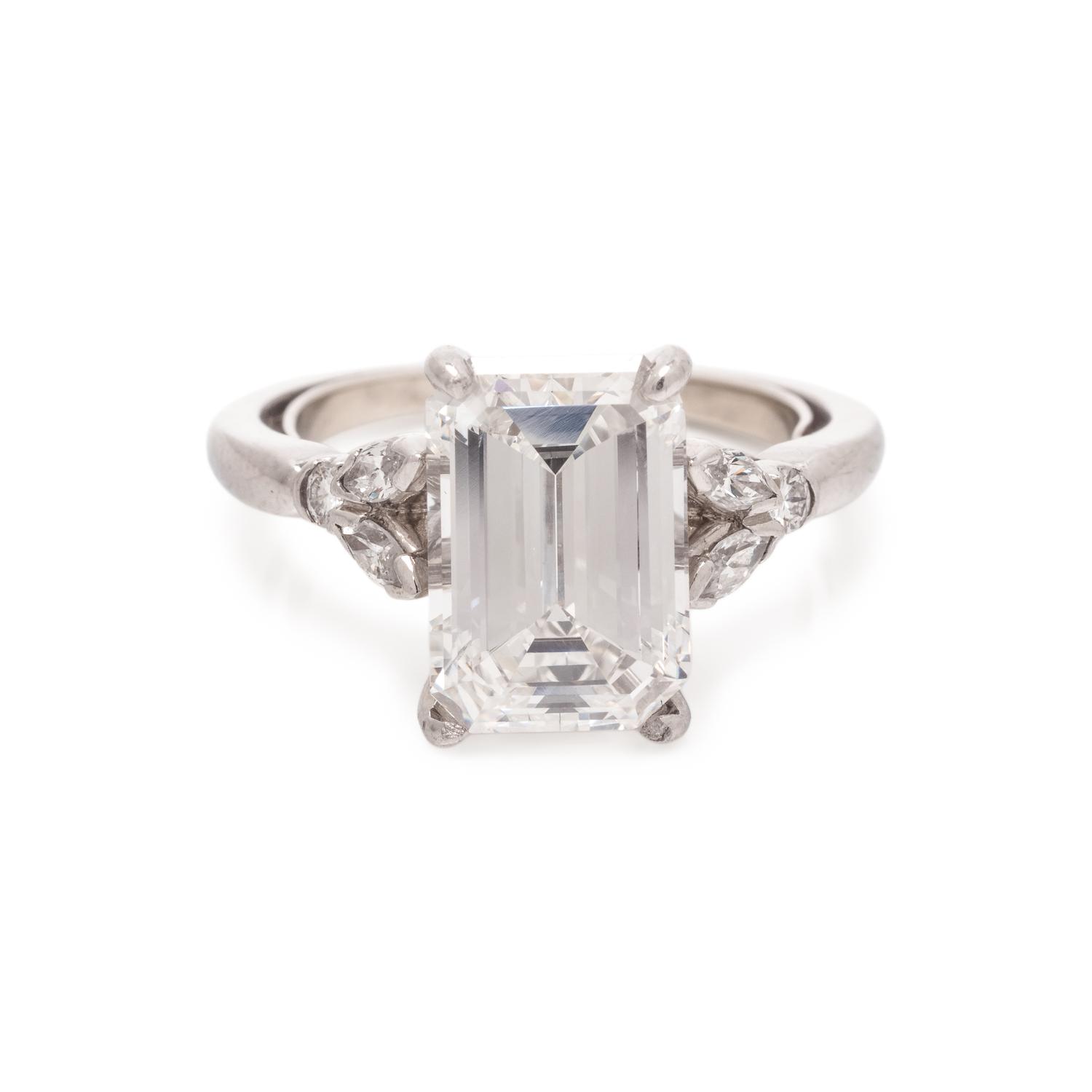 DIAMOND RING