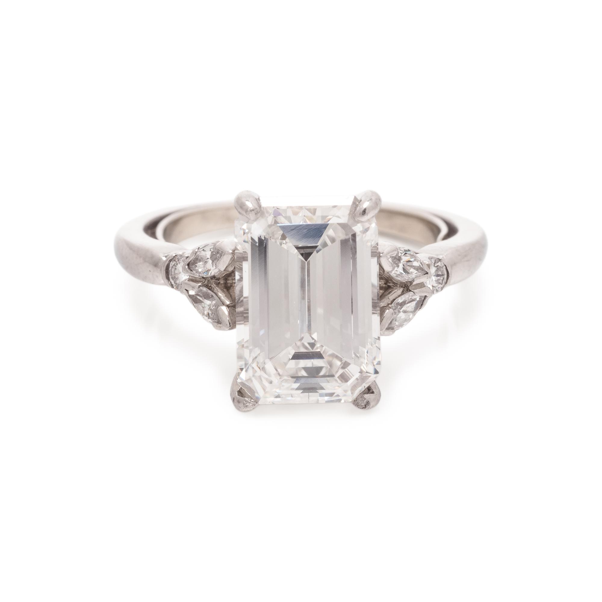 DIAMOND RING