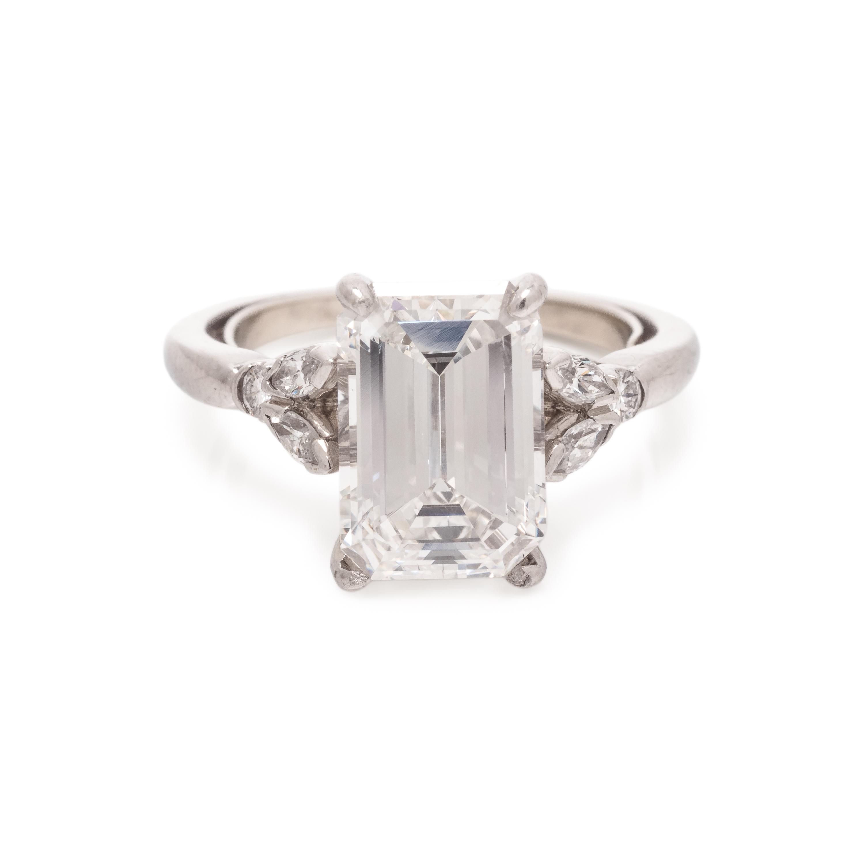 DIAMOND RING